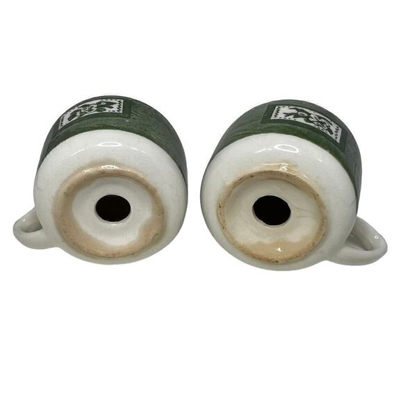 Vintage Colonial Homestead Salt & Pepper Shaker Set - Picture 3 of 4